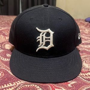 Detroit Tigers size 7 3/4 fitted hat new era